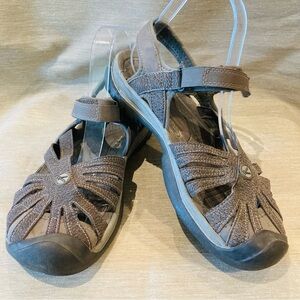 KEEN Sz 7 Rose Suede Vibram Sole Hook & Loop Closure Hiking Walking Sandals